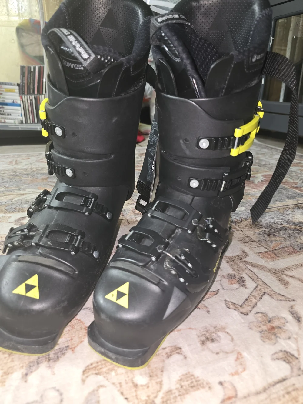 Fischer RC4 130 Vacuum Full Fit Men’s Ski Boots